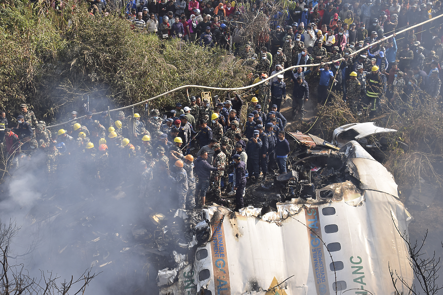Всички 72 души на борда на разбилия се самолет в Непал са загинали