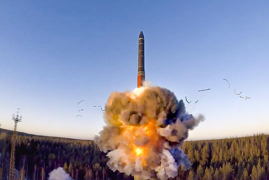 Русия изстреля междуконтинентална балистична ракета