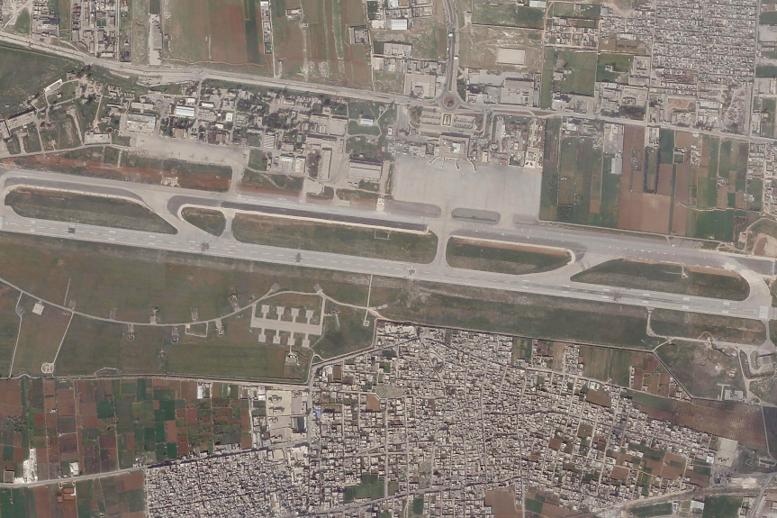 Израелска атака извади от строя летището в Алепо, войник е загинал