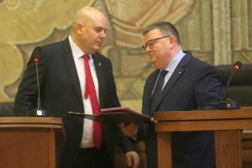 Борисов ще се легитимира като съдебен реформатор, но този ВСС да избира нов Гешев е комично