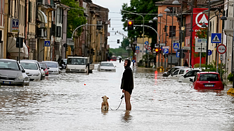 Девет души загинаха в наводнения в Италия