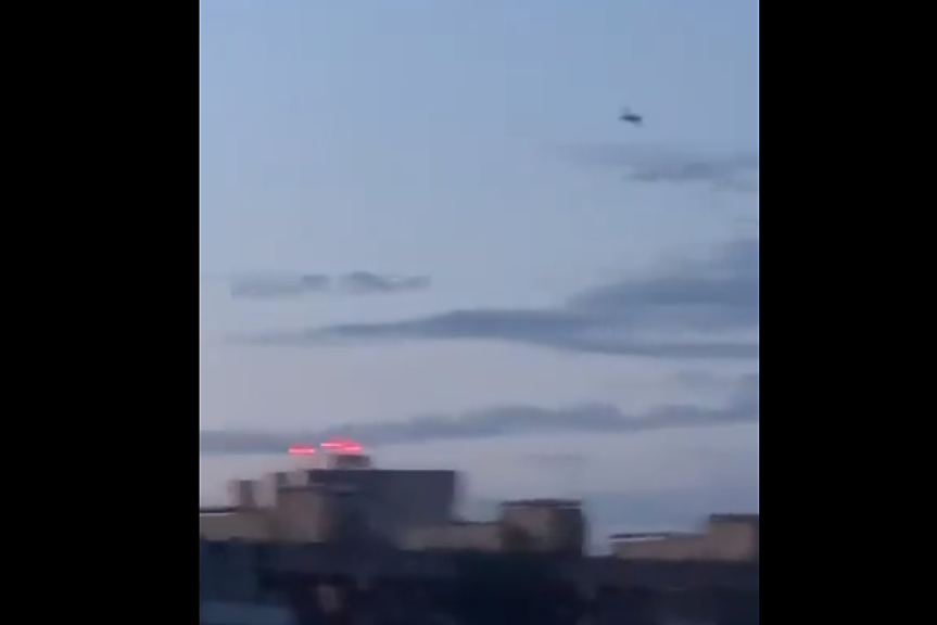 Русия: Украински дрон се разби край сградата на руското военно министерство (ВИДЕО)