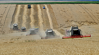 България и още 4 членки на ЕС ще поискат да се удължи забраната за внос на украинско зърно