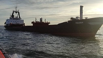 Взрив на товарен кораб край Румъния в Черно море. Екипажът твърди, че ударил мина (ВИДЕО)