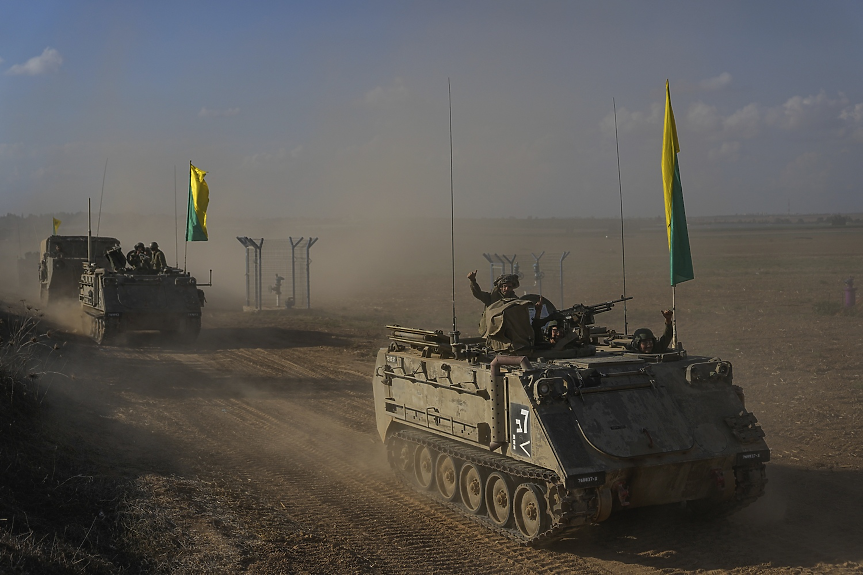 Израел разполага войски за сухопътно нахлуване в Газа