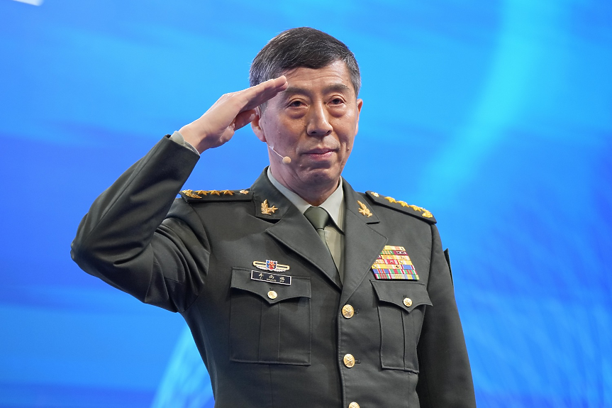 Китай уволни министъра на отбраната