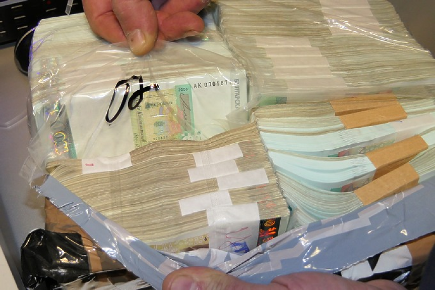 Почти 2 седмици никой не си търси сериозна сума пари от полицията във Велико Търново