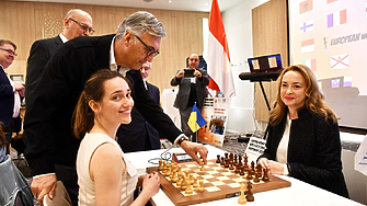 Антоанета Стефанова се окичи със сребро на Европейското по ускорен шахмат