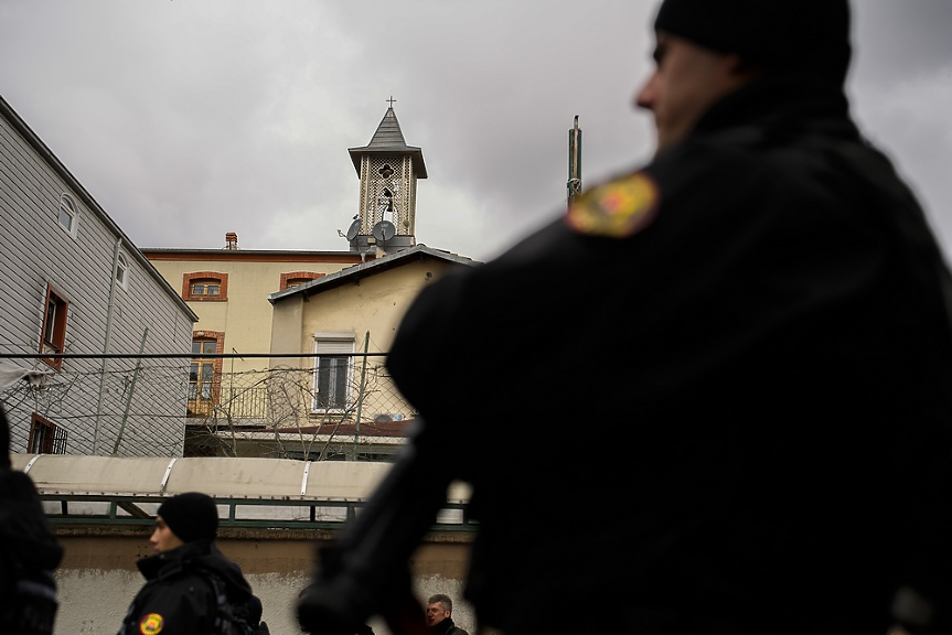 Един мъж беше убит при нападение на католическа църква в Истанбул. Мотивите - неясни