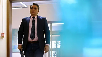Борисов: Мисля, че Асен Василев не може да остане финансов министър. Петков: Да ми го каже в лицето