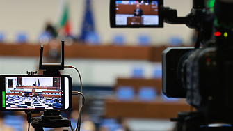 ЕС прие закон, бранещ журналистите от политическа намеса