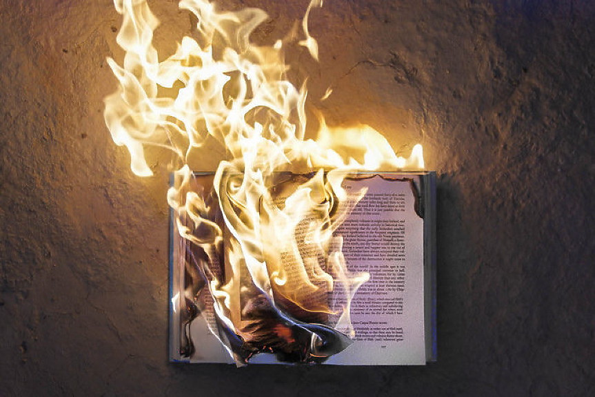 Запалиха Корана в навечерието на „Евровизия“ в Малмьо (ВИДЕО)