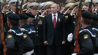 Путин на парада в Москва: Стратегическите ни сили са винаги в готовност (ВИДЕО)