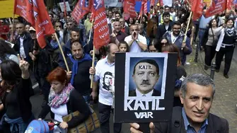 Ердоган срещнат в Кьолн с “Велик мъченик” и “Катил, фашист!”