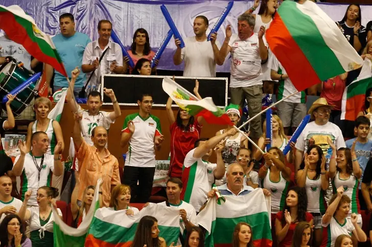 Светът е футбол, България е волейбол