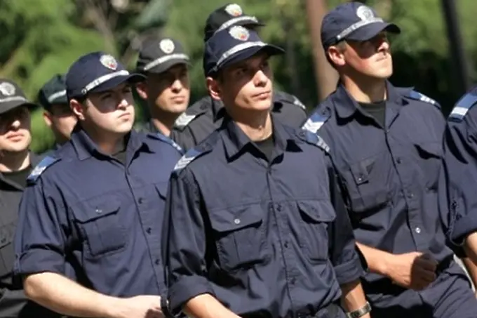 Полицаи излизат на протест заради пенсионната реформа