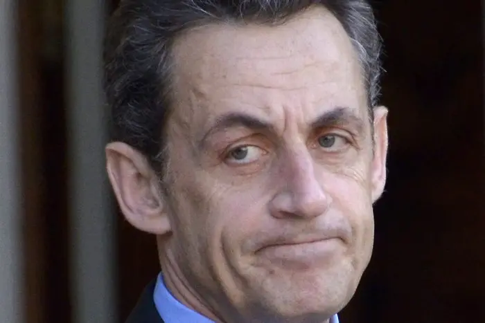Саркози шокиран, преминава в контраатака