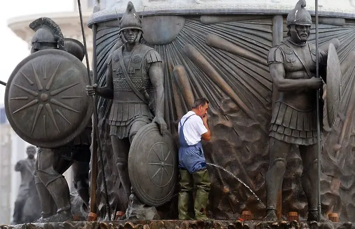 Нов студен душ върху скопските надежди за еврочленство