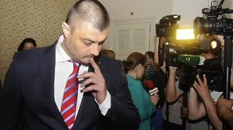Бареков остава евродепутат. Май вече не иска да е премиер