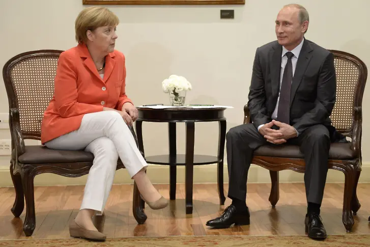 Меркел и Путин с таен план за Украйна