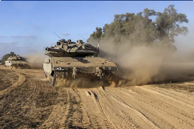 Израел атакува и с танкове Хамас
