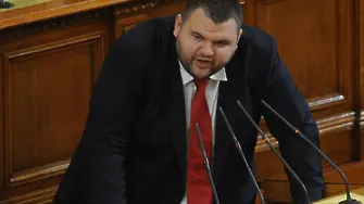 Задават ли се нови стъпки в кадрила Пеевски-депутат – Пеевски-следовател?