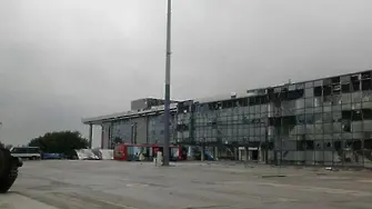 Украинските сили сдадоха летището в Луганск