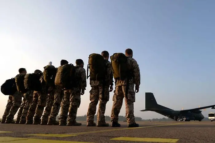 Немски парашутисти по принуда у нас на път за Ирак