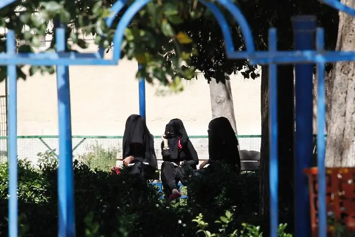 Забуленото лице на столицата на терора (видео)