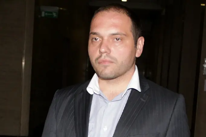 Съдът отложи делото на Златанов с тефтерчето