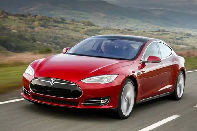 Tesla на съд за измама с капацитета на батериите