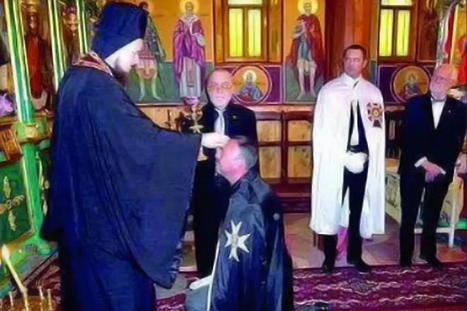 Бунт срещу Синода за скандален нов епископ