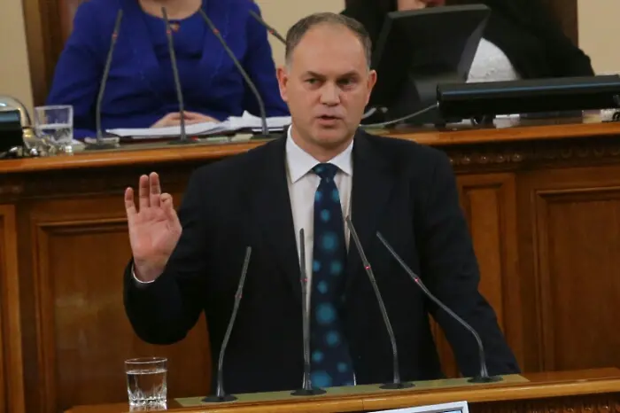 Кадиев: Изключването на депутати от ДПС трябва да бъде заклеймено
