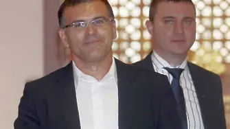 Дянков: Значима фигура извън правителството наложи Искров за втори мандат