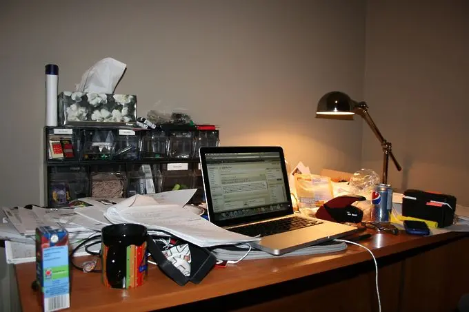 Ако бюрото ви е разхвърляно, значи сте гений