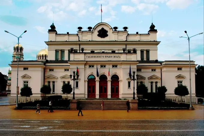 68% от българите не харесват парламента