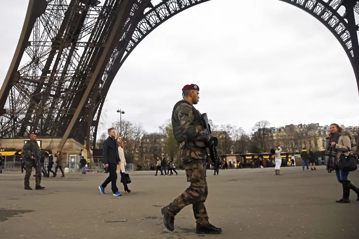 Терористична клетка е активирана във Франция