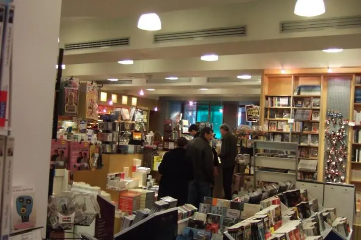 Заплашват книжарници в Брюксел заради 