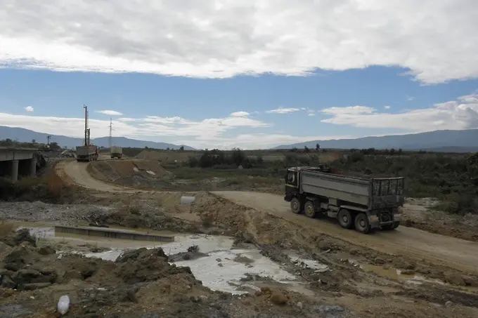 Борисов реже ленти на 120 км нови магистрали 