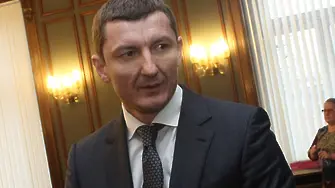 Зам.-военен министър съди Валери Симеонов за дискриминация