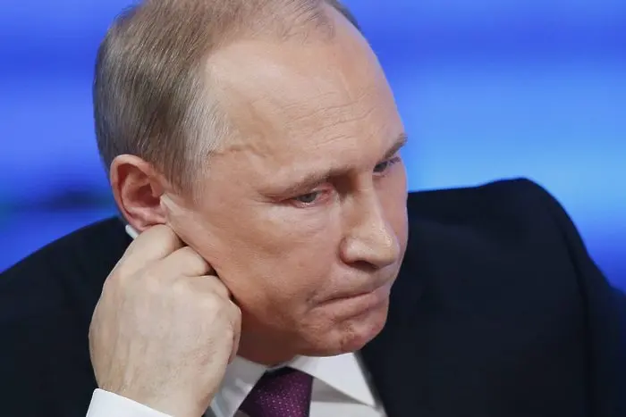 Грижа за човека: Путин не дава водката да поскъпва повече