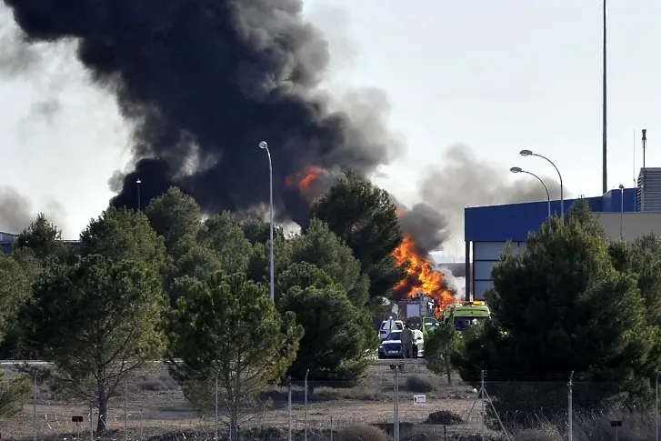 Низ от случайности стоварил Ф-16 върху самолети на НАТО в Испания