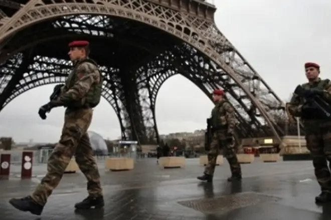 Алжир арестува заподозрян за атентатите в Париж