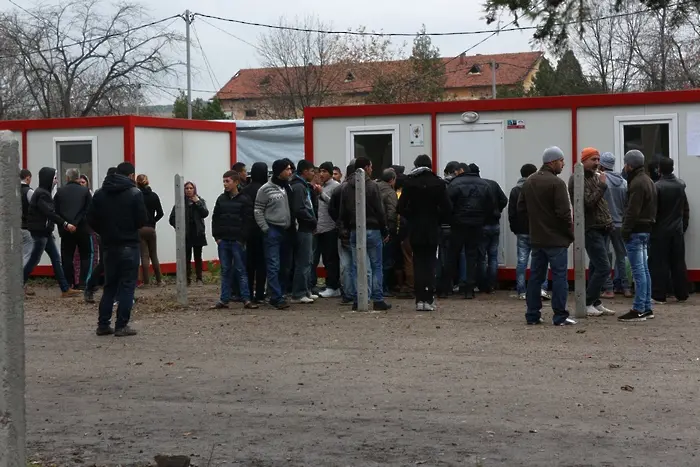 Кабинетът: Бежанците, които остават в България - потенциални терористи
