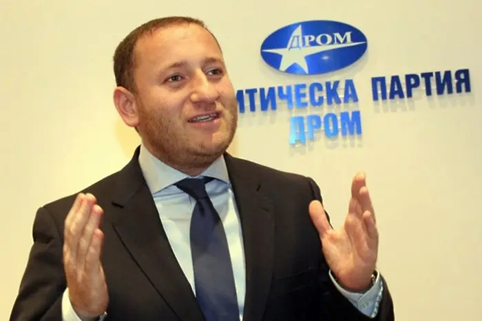 Депутатът Илия Илиев плаши с прокурор за омраза срещу ромите
