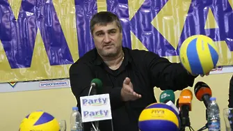Опозицията във волейбола издигна Любо Ганев за шеф
