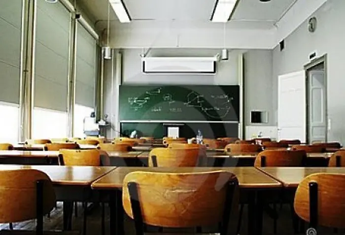 Режат със закон часове в професионалните гимназии