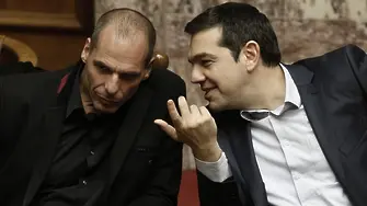 Гърция се уплаши, огъва се пред кредиторите
