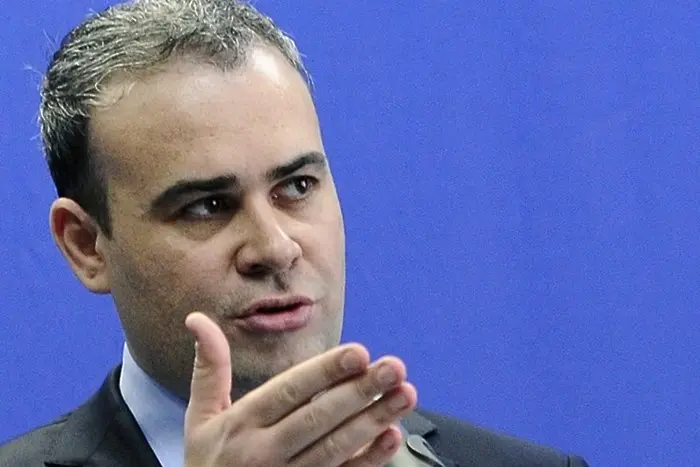 Подкуп от 2 милиона евро свали румънския финансов министър