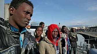 ЕС се споразумя за военна операция срещу либийските трафиканти